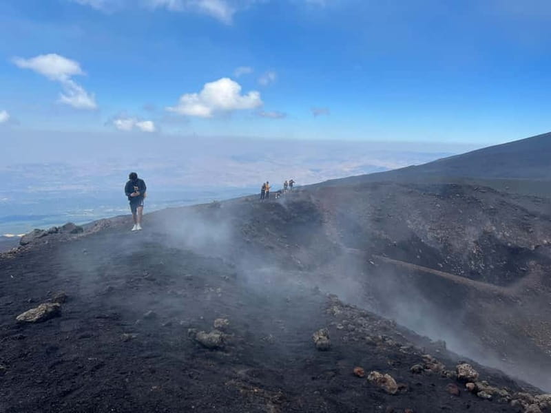 ESPLORA LETNA DA CATANIA: tour facile con prelievo gratuito - Discovering Mount Etna from Catania: A Deep Dive