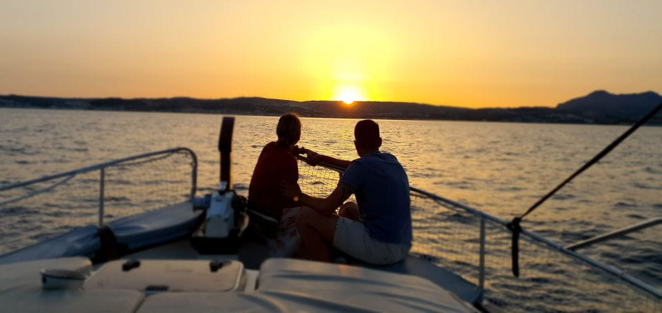 Estepona: Sunset Boat Trip & Cava & Tapas - Itinerary Overview