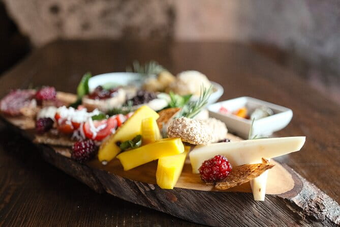 Etna Urban Winery - Tasting with Street Food Platter and vineyard - Key points / Takeaways