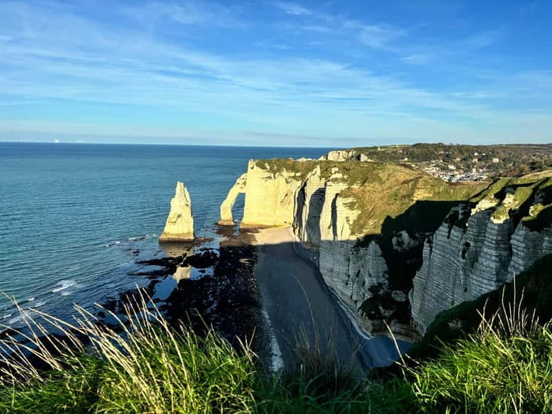 Étretat: Hike along the legendary cliffs of Étretat! - Exploring the Cliffs of Étretat: An Authentic Hike Through Normandy’s Coastal Marvels