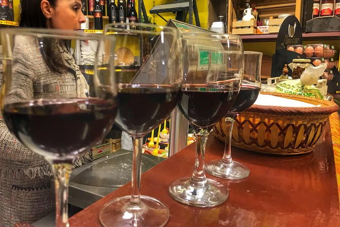 Evening Flavors of Naples: Guided Food Tour and Wine Tasting - Exploring the Experience: A Deep Dive into the Tour Itinerary