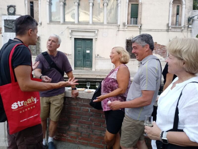 Evening in Venice with a local: food and wine tasting tour - FAQs