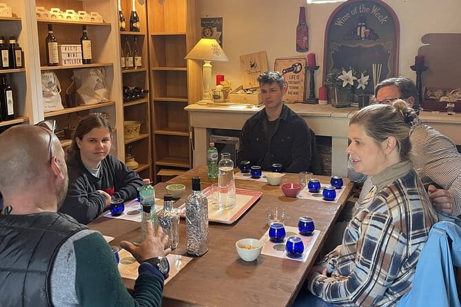 Evo Oil Tasting School with Blindfolded Tasting and Lunch - Entering the World of Extra Virgin Olive Oil