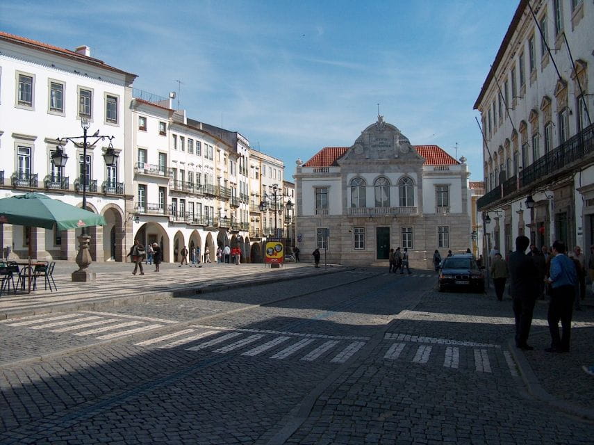 Evora: City Highlights Private Walking Tour - Key Points