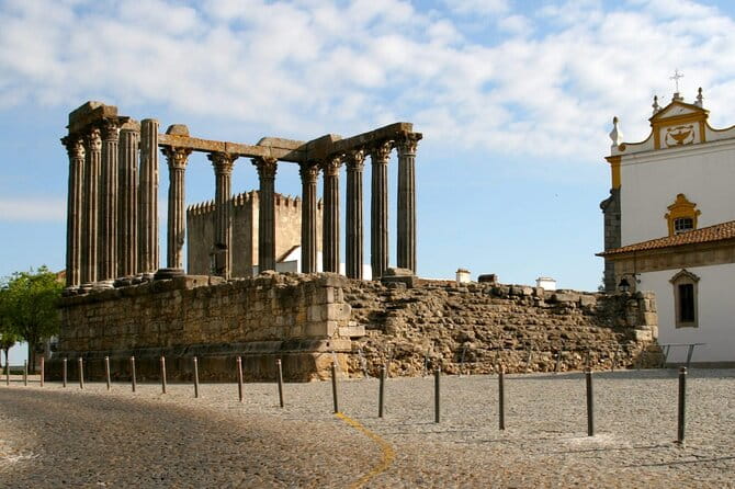 Évora Private Tour - Cork Factory Visit Included - Key points / Takeaways