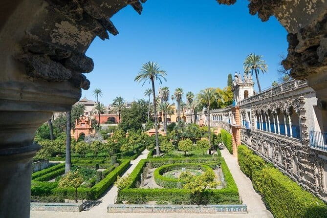 Exclusive Alcazar with breakfast or afternoon coffee in gardens - Discovering the Alcázar Gardens in a New Light
