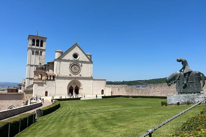 Exclusive Assisi & Sagrantino di Montefalco Wines from Florence - The landscape and art of Montefalco