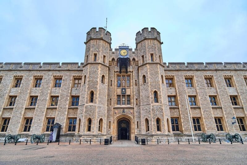 Exclusive Beefeater Meet & Greet at the Tower of London - Who Will Love This Experience?