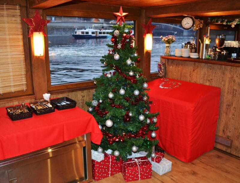Exclusive Christmas cruise with Christmas Eve buffet - The Allure of the Maria Croon