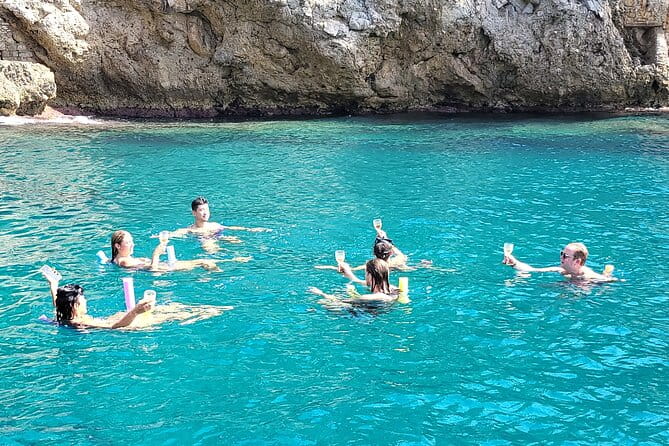 Exclusive cruise, swimming, Saint Jean Cap Ferrat, Nice, Eze - FAQs about the Good Time Boat Tour