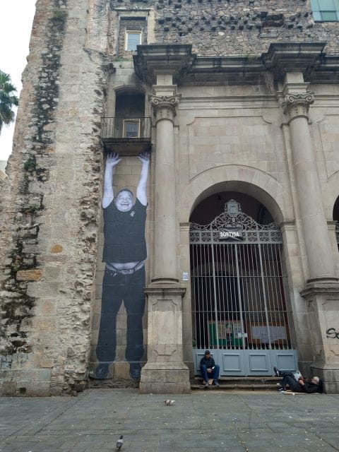 Exclusive Gallery Walk in Barcelona'S Art District - Key Points