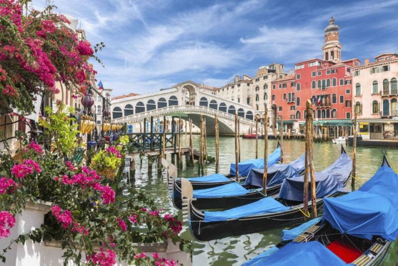 Exclusive Gondola Ride with Guided Old Town Tour - Experiencing Venice from the Water and on Foot