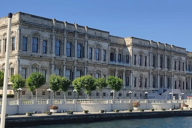 Exclusive Luxury Yacht Bosphorus Sightseeing Cruise in Istanbul - The Sum Up