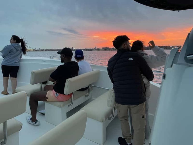 Exclusive sunset cruise-ship in Valencia, Sunset - FAQ