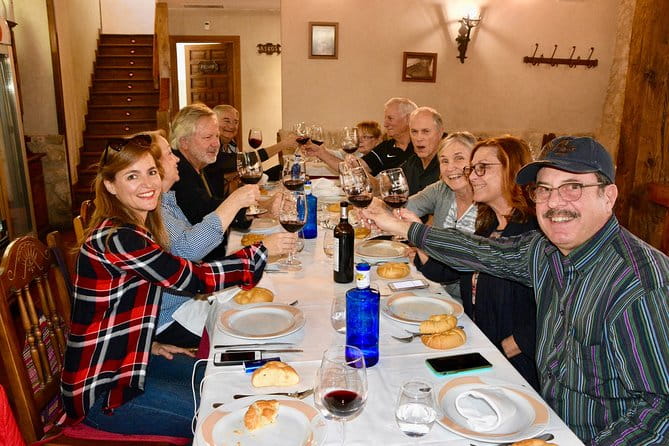 Exclusive tour: Ribera del Duero "like a native", with lamb in a wood oven - Visiting Wineries Through the Lens of History and Innovation