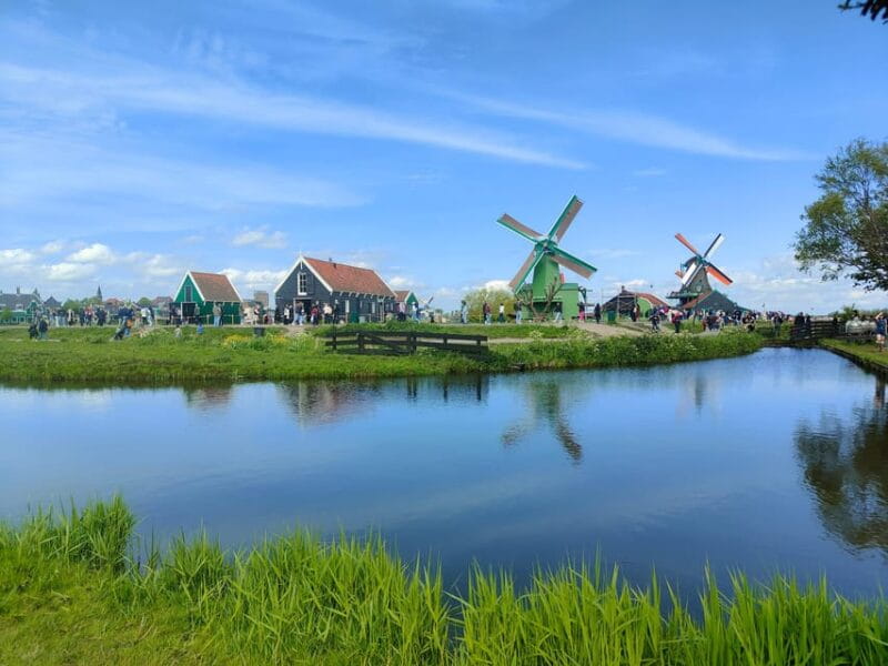 Excursion from Amsterdam to the windmills of Zaanse Schans - How the Tour Begins: Easy and Punctual