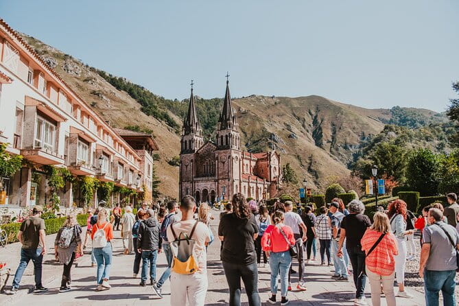 Excursion to Lakes of Covadonga and Cangas de Onís from Gijón - Who Will Love This Tour?