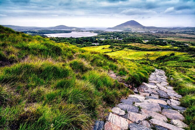 Experience Journey Through Irelands Heart - Entering the Heart of Ireland: An In-Depth Review