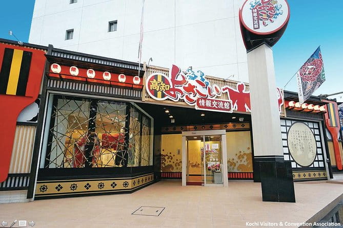 Experience the Energy of Kochi: Sunday Market Tour Includes Kochi Castle - Tour Experience and Highlights