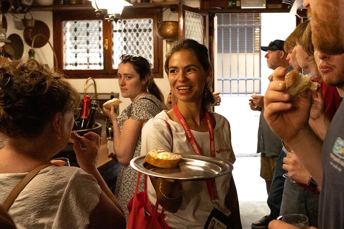 Experience Venice Like A Local: Small Group Cicchetti & Wine Tour - Tour Itinerary