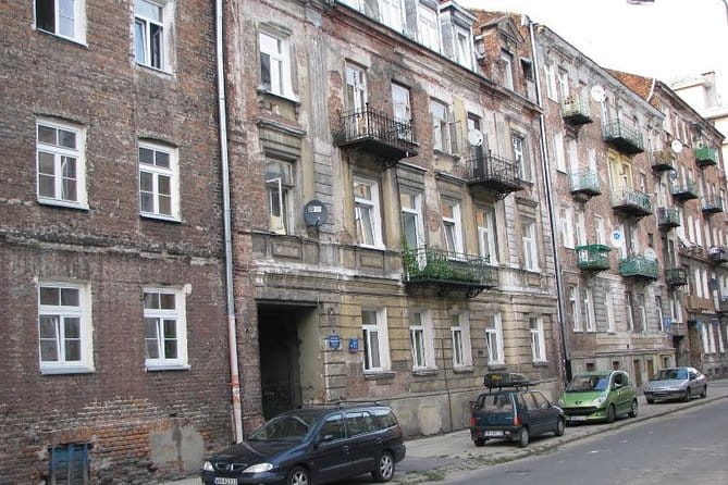 Exploration tour through the district of Praga - authentic and legendary - Markets and Cultural Revival