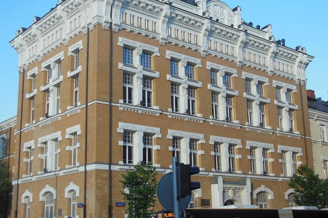 Exploration tour through the district of Praga - authentic and legendary - Price, Logistics, and Practical Tips