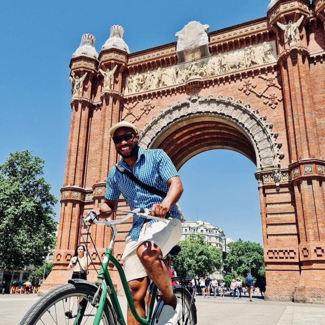 Explore Barcelona by Bike & Photo Shooting - Photography Tips