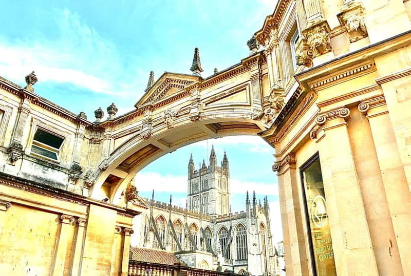 Explore Bath in Spanish: With Olga, local guide - Exploring Bath with Olga: A Deep Dive into the Experience