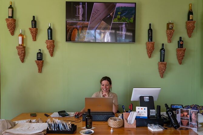 Explore Chianti on Vespa: Tour, Guide & Lunch From Florence - Castle Visit for Lunch