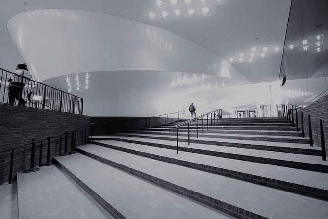 Explore Hamburg's Elbphilharmonie in a playful way - modern and individual - Discovering Hamburg’s Modern Landmark on Your Terms