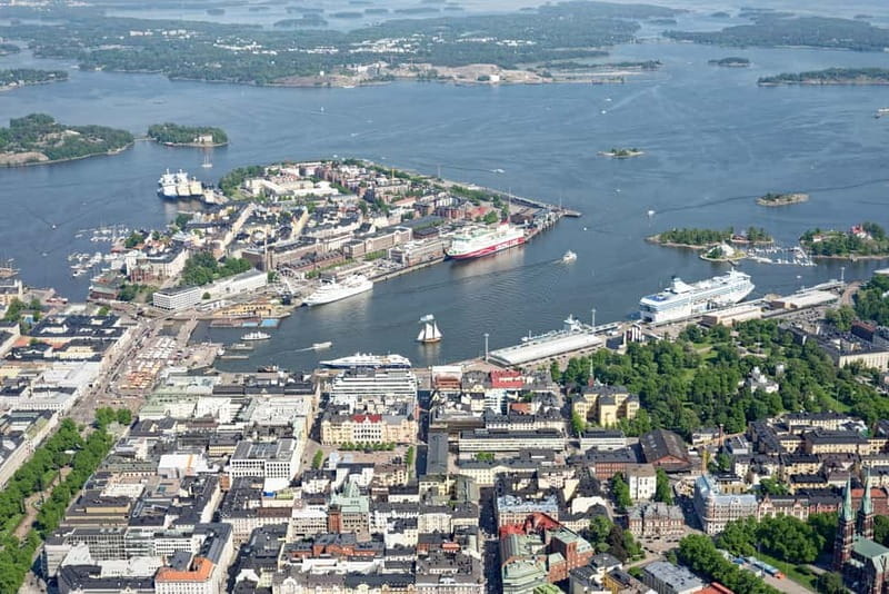 Explore Helsinki in any weather, using the Saxdor 320 GTC. - Who Should Consider This Tour?
