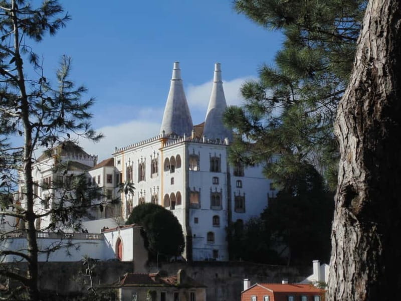 Explore Mystical Regaleira and Taste Sintra's Delicacies - Discovering Sintra’s Charm: A Deep Dive into the Tour Experience