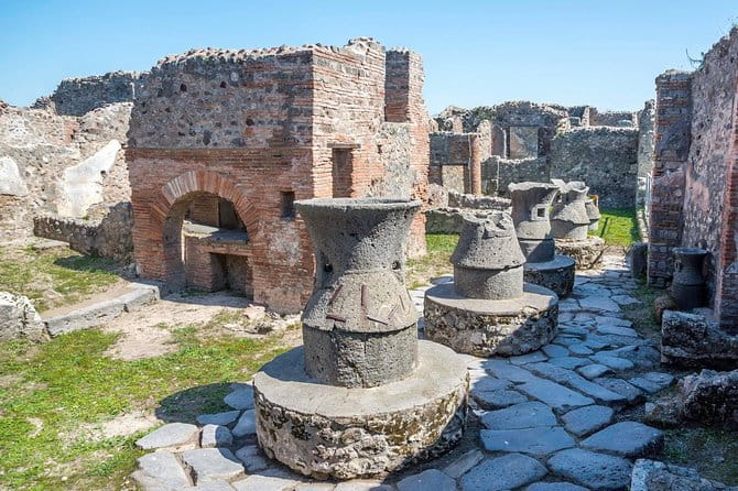 Explore Pompei Ruins with your Private Archaeologist - Who Would Love This Tour?