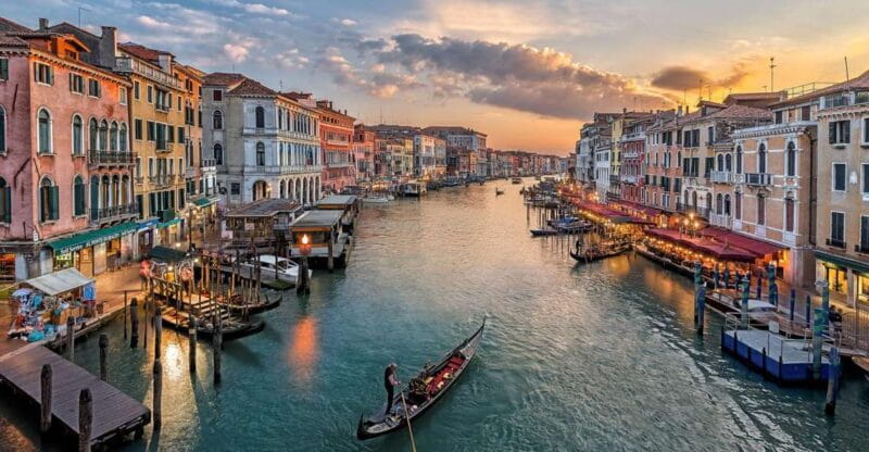 Explore Rialto, Bovolo & More: Walk & Gondola Ride - Key points / Takeaways