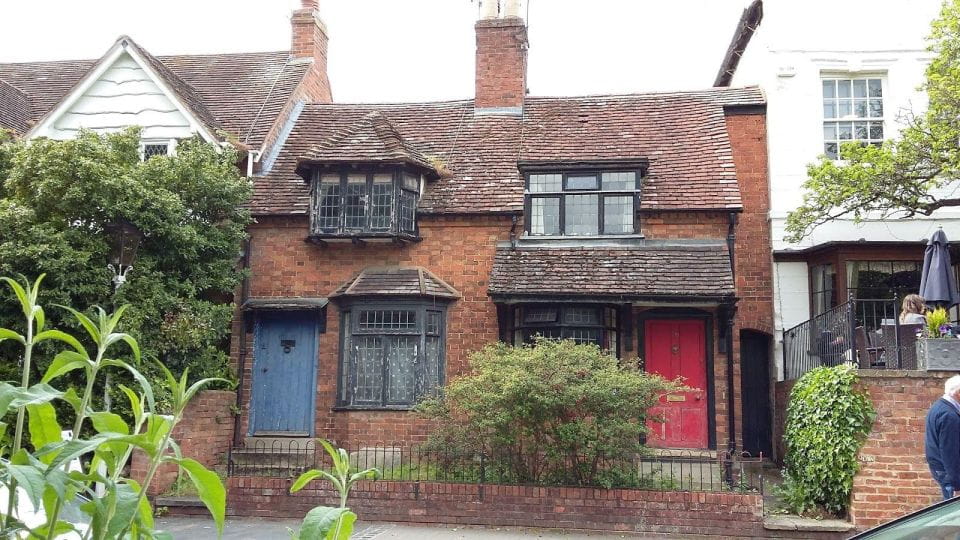 Explore Stratford-Upon-Avon: A Self-Guided Audio Tour - Admire Tudor-Style Architecture