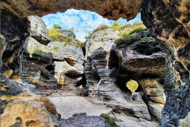 Explore The Elbe Sandstone Mountains in Czech Republic - Authentic Czech Dining at Refugio