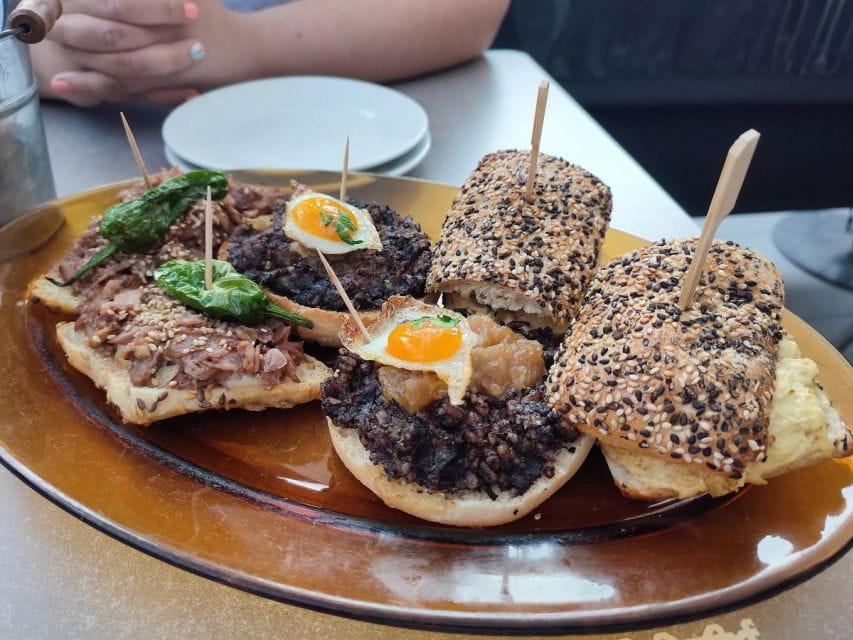 Explore the Neighbourhoods of Valencia Like a Local! - Key Points