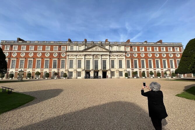 Explore Windsor Castle and Hampton Court Palace - Frequently Asked Questions