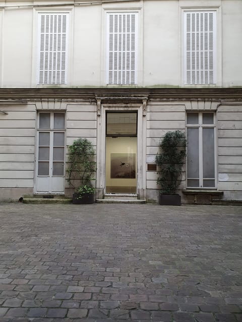 Exploring contemporary art galleries - What’s Included and What to Keep in Mind