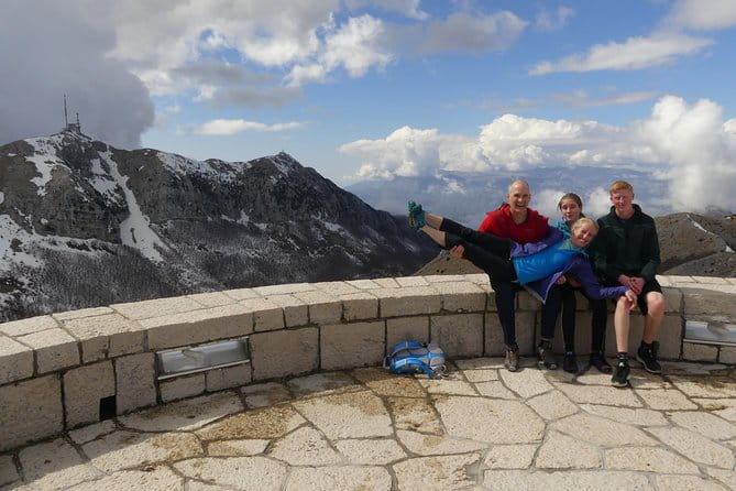 Express Cable Car ascent & 25Turns Epic Bike Descent. - Who Should Consider This Tour?