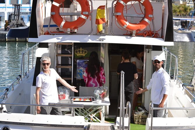 Express Transfer Marbella - Puerto Banus - Entering the Marbella Marina and the Meeting Point