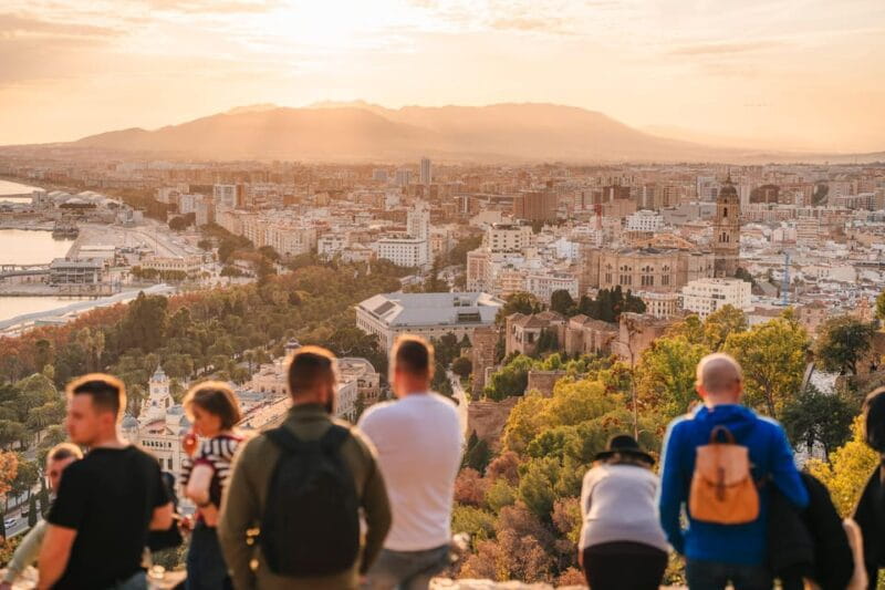 Express tuktuki tour in Malaga: Gibralfaro Viewpoint and Photography - Exploring Malaga in 45 Minutes: A Fun and Scenic Ride