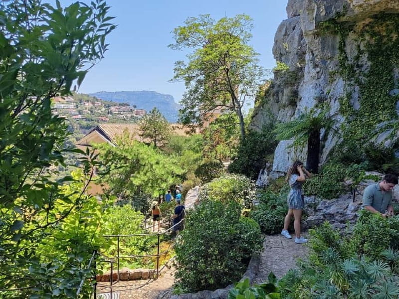 Èze: Walking Tour with a Certified Local Guide - Entering Eze: Starting from Place du Centenaire