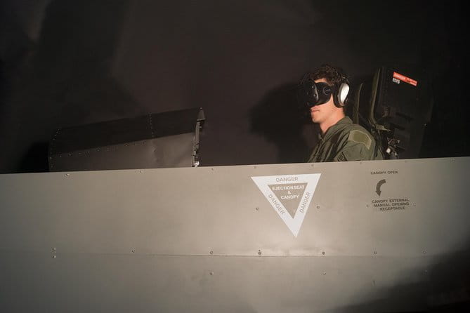 F / A-18 fighter jet flight simulator in Zurich - Who Will Love This Experience?