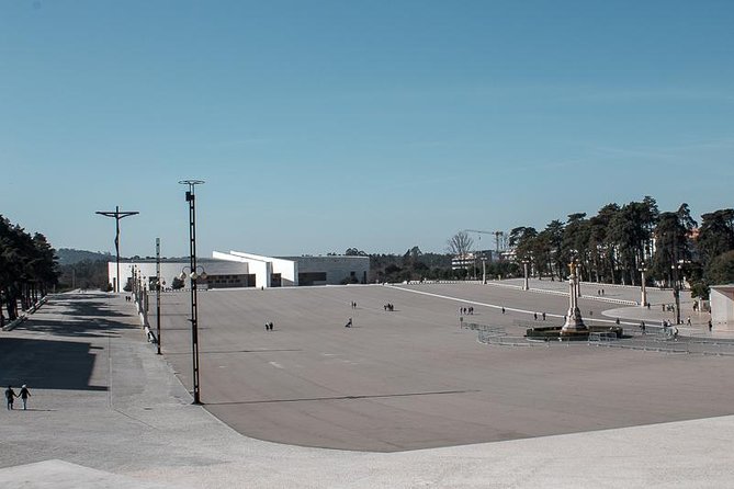 Faith and Heritage: Fatima, Batalha, Nazare, Obidos From Lisbon - Explore Portuguese Heritage