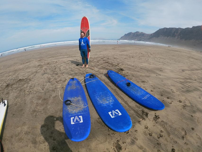 Famara : Surfing Lessons - Booking Information