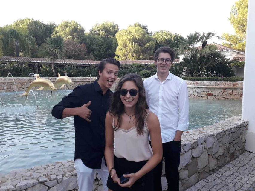 Faro Airport: One-Way Private Transfer To Albufeira - Delayed Flights and Documentation