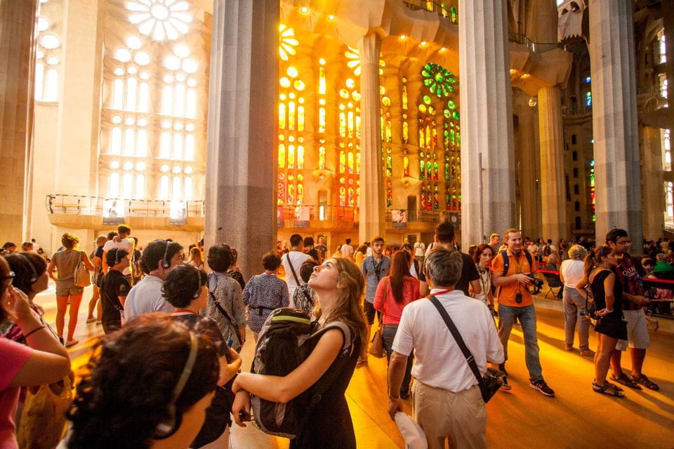 Fast-Track Access: Sagrada Familia 1.5-Hour Guided Tour - Tour Experience and Highlights