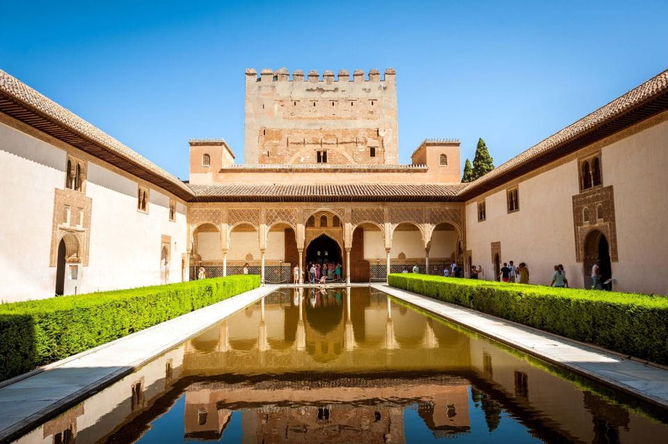 Fast-Track Alhambra & Nasrid Palaces Guided Tour - Key Points