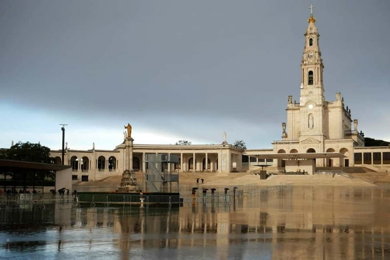 Fátima + Batalha Tour  Culture and History Departing from Porto - Fátima Sanctuary: A Beacon of Faith and Reflection